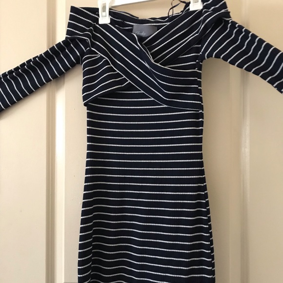 Dresses & Skirts - Off the shoulder dress